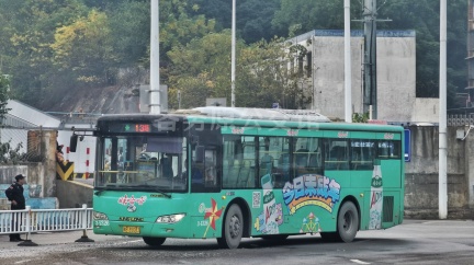 LZH13A2 恒达巴士 13路 桂B35083 XMQ6106G