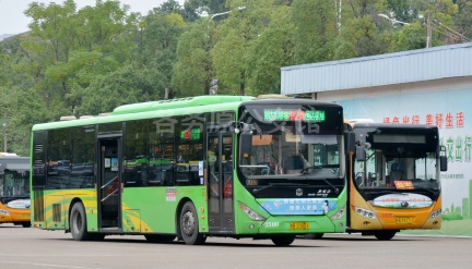 恒达巴士 快2号线 桂B20001 LCK6127PHEVG5