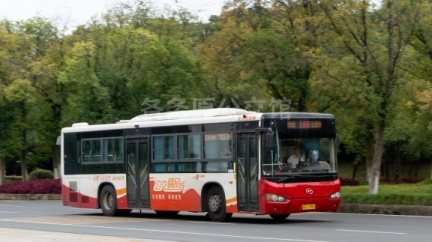 南昌公交 269路 赣AC7985 KLQ6119GAC5