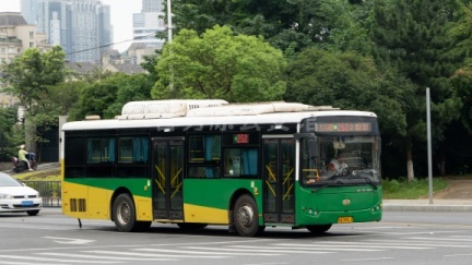 南昌公交 252路 赣AD8818 JXK6103BPHEVN