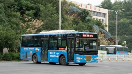 十堰公交 5路 鄂C15878D XML6105JEVW0C8