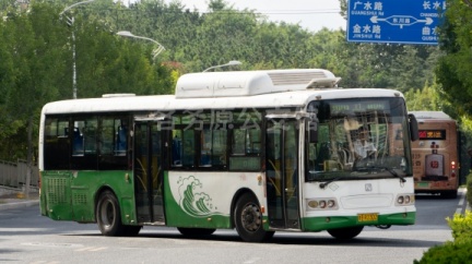 青岛公交 17路 鲁BR2302 SWB6115Q7-3