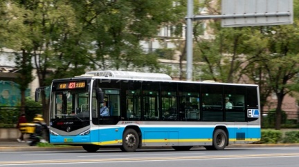 北京公交 421路 京A16155D BJ6109EVCA-N1