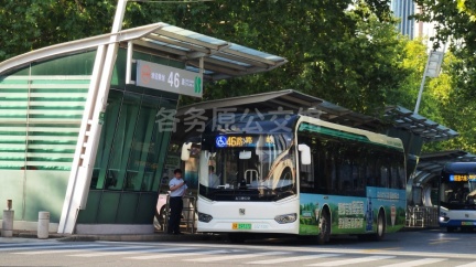 久事公交 46路 沪A59717D SWB6129BEV96G (iEV12)