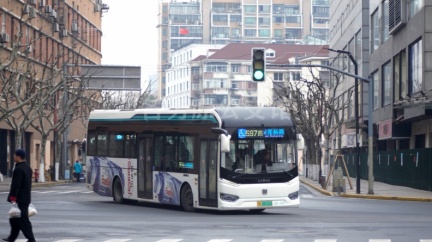 久事公交 597路 沪A06151D SWB6129BEV38