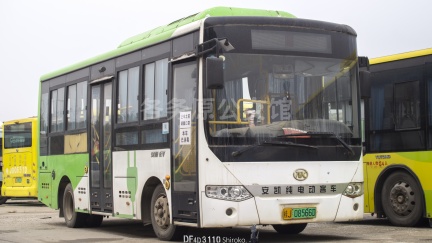 贺州城投 4路 桂J08566D HFF6800GEVB3