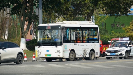 都江堰城市公交 都江堰20路 川A15888D NJL660EVQ50