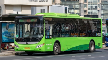 真情巴士 黄岛W2路 鲁UC0593 ZK6105BEVG6