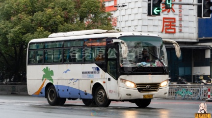 信和客运 桂C25819 ZK6792D