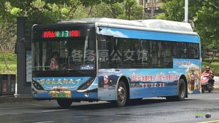 吉安公交 13路 赣D00119D ZK6106BEVG5E (E10)