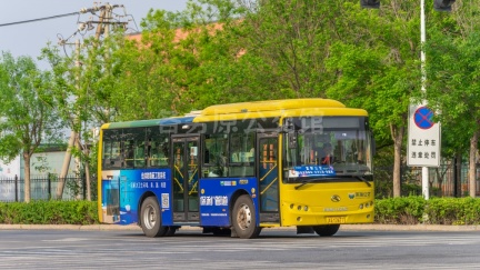 滨海公交 定制公交 津AY7677 XMQ6900AGD5